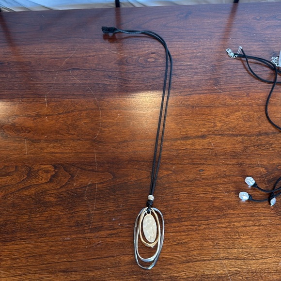 Set of 4 necklaces- adjustable - Picture 2 of 9